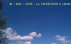 à 12 h 40 un canard dans le ciel