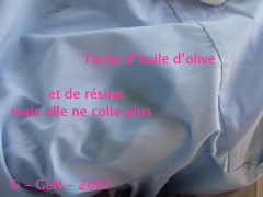 La résine de pin laisse la place a une tâche d'huile d'olive